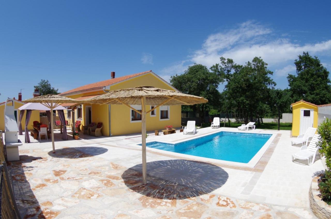Villa House Oliva, Sveti Kirin à Svetvinčenat Extérieur photo