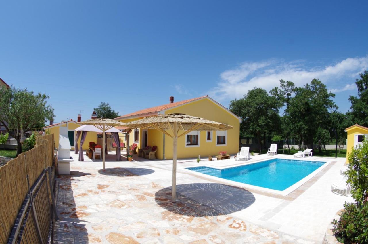 Villa House Oliva, Sveti Kirin à Svetvinčenat Extérieur photo