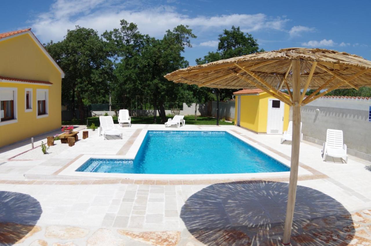 Villa House Oliva, Sveti Kirin à Svetvinčenat Extérieur photo